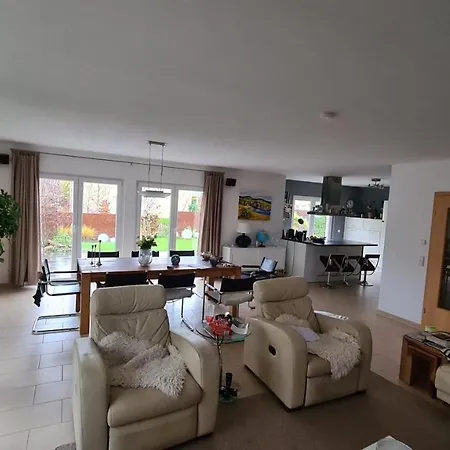 Casa vacanze Modernes Einfamilienhaus Mobliert, In Ruhiger, Doch Zentrumsnaher Lage In Halle Halle (Saale)