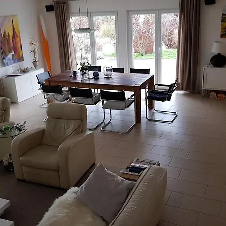 Modernes Einfamilienhaus Mobliert, In Ruhiger, Doch Zentrumsnaher Lage In Halle * Halle (Saale)