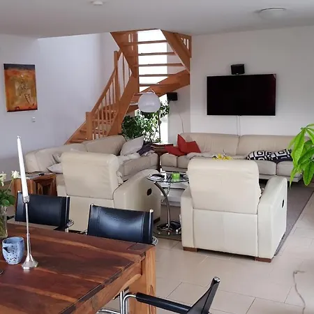 Casa vacanze Modernes Einfamilienhaus Mobliert, In Ruhiger, Doch Zentrumsnaher Lage In Halle *