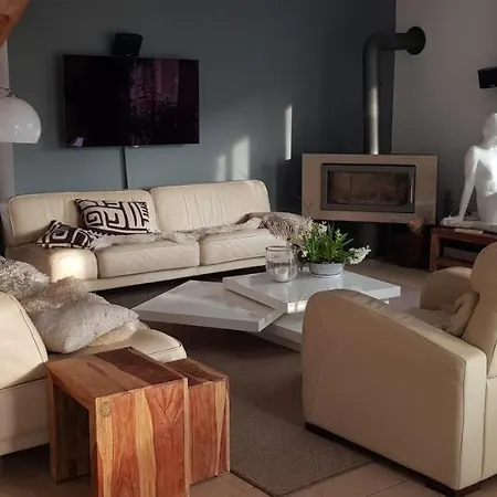 Modernes Einfamilienhaus Mobliert, In Ruhiger, Doch Zentrumsnaher Lage In Halle Casa vacanze Halle (Saale)