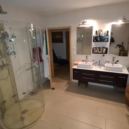 Modernes Einfamilienhaus Mobliert, In Ruhiger, Doch Zentrumsnaher Lage In Halle *