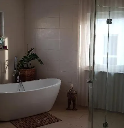 Modernes Einfamilienhaus Mobliert, In Ruhiger, Doch Zentrumsnaher Lage In Halle Casa vacanze *