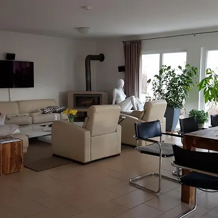 Modernes Einfamilienhaus Mobliert, In Ruhiger, Doch Zentrumsnaher Lage In Halle Casa vacanze *