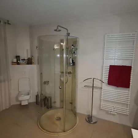 Casa vacanze Modernes Einfamilienhaus Mobliert, In Ruhiger, Doch Zentrumsnaher Lage In Halle *