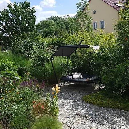 Modernes Einfamilienhaus Mobliert, In Ruhiger, Doch Zentrumsnaher Lage In Halle *